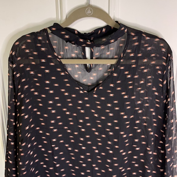 Top - Picture 2 of 10